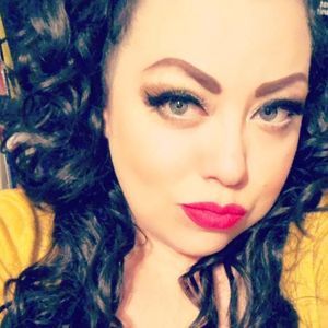 Meet your Posher, Talia